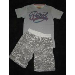 Gave grijze sweatshort maat 146/152.