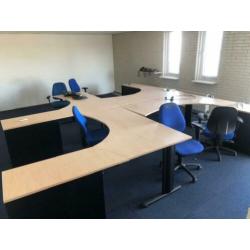 Bureau met kast
