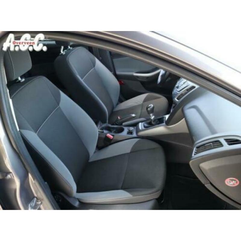 Ford Focus 1.6 TDCi Navi Trekhaak Cruise Control (bj 2013)