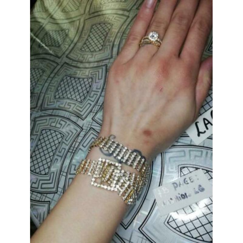 Ring + chocker/armband??