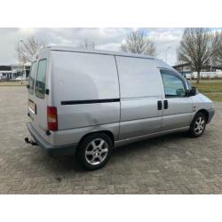 Peugeot Expert 220C 2.0 HDI 2000