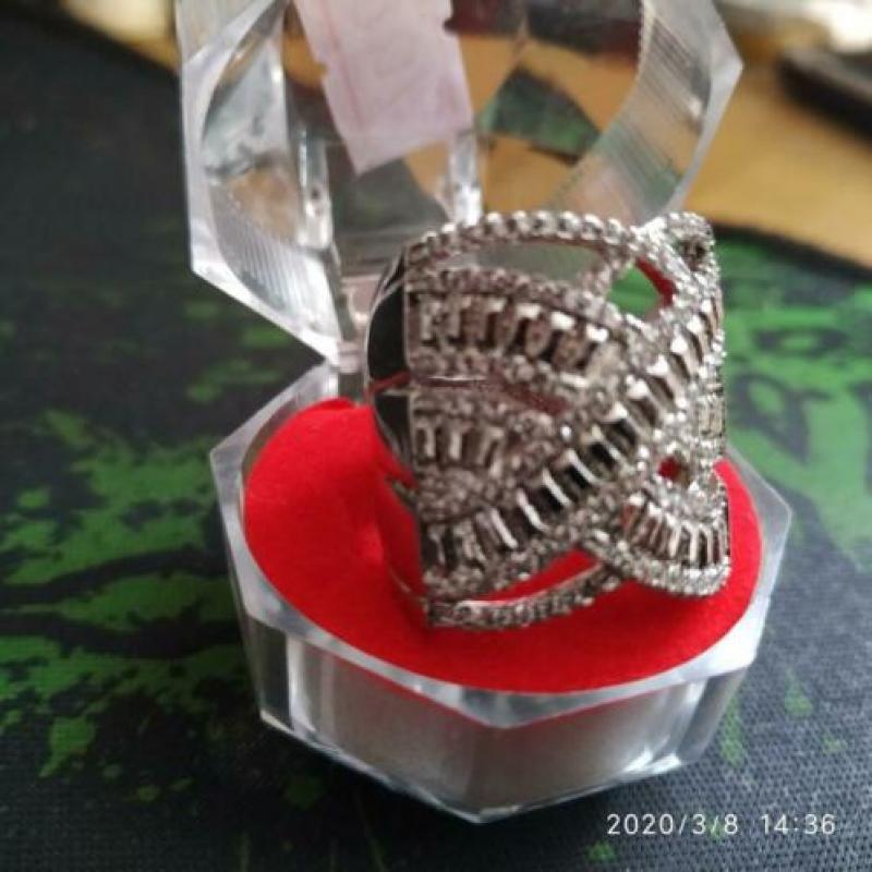 Grote 925 zilveren dames ring met witte zirkonen