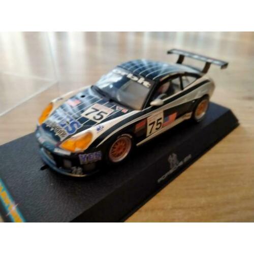 Scalextric Porsche GT3 Le-Mans 2002 in vitrine bix