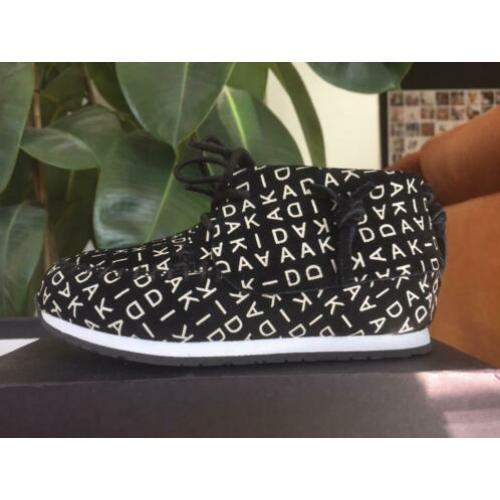 AKID stone black scrabble sneakers