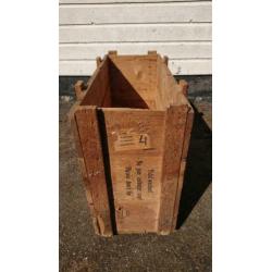 Brocante antiek oud vintage industriële kist krat bak hout
