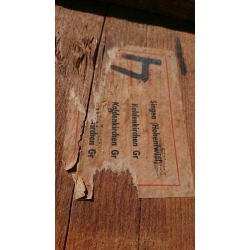 Brocante antiek oud vintage industriële kist krat bak hout