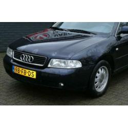 AUDI A4 2.4 V6 121KW AUT Advance