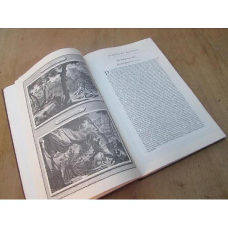 oude bijbel met illustraties