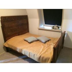 Antiek eikenhouten bed, inclusief matrassen