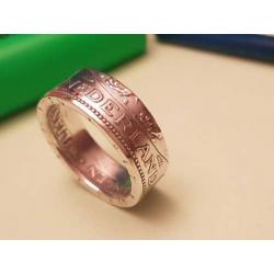 God zij met ons ring! Handgemaakt uit een zilveren gulden..