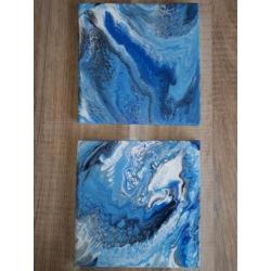 Kleurrijk schilderij blauwtinten pouring acryl