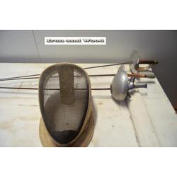 Oude vintage schermset: degens en schermmasker