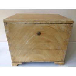 kist speelgoedkist dekenkist hout salontafel Frans