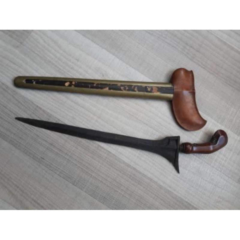 Keris kris van Java Solo Soerakarta klewang Mandau