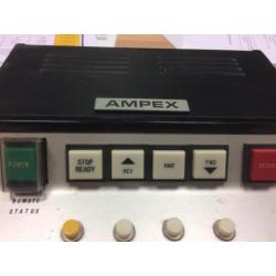 AMPEX remote. veel mogelijkheden. (tevens 4 kaarten aanwezig