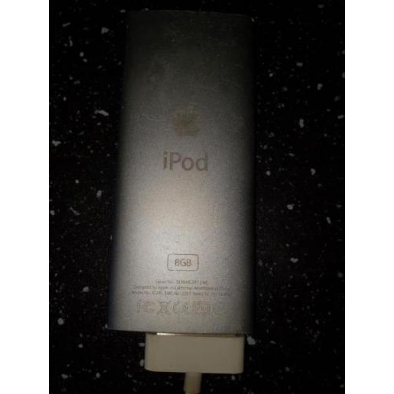 Te koop Ipod met boxjes