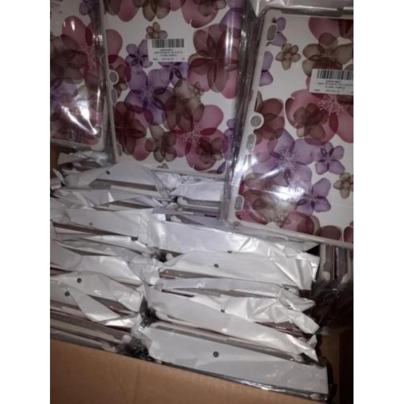 Partij van 46 tablet hoezen tab 2 A10-70 floral purple Moko