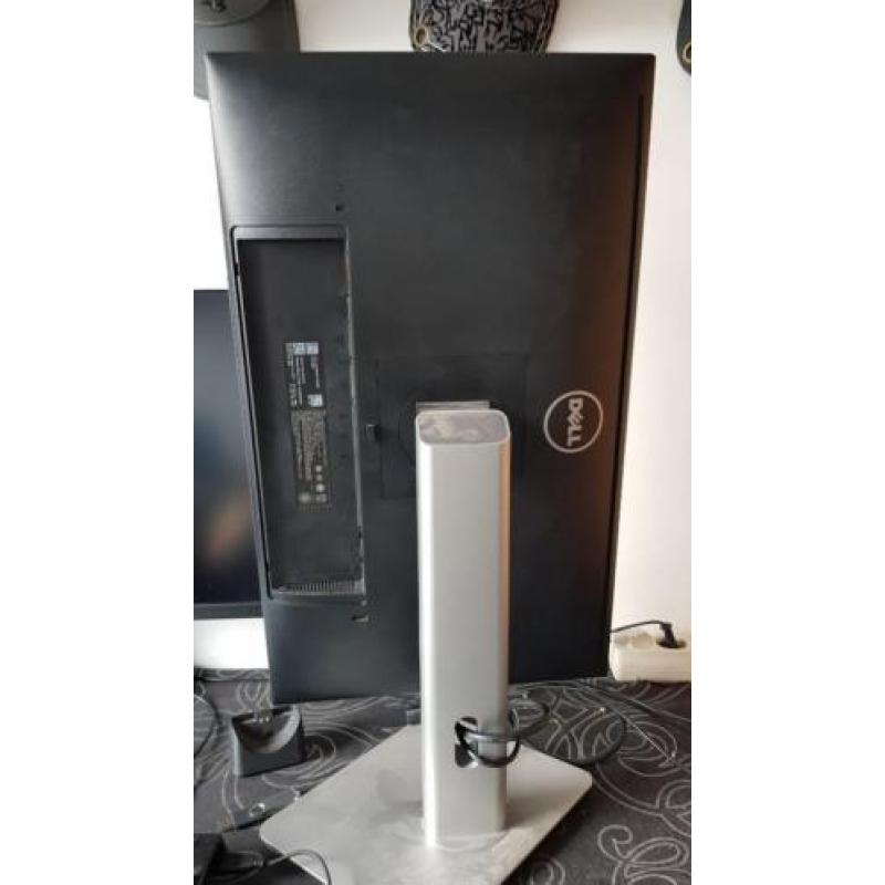 3x Dell Ultrasharp u2515h monitor 2560x1440 (Quad HD)