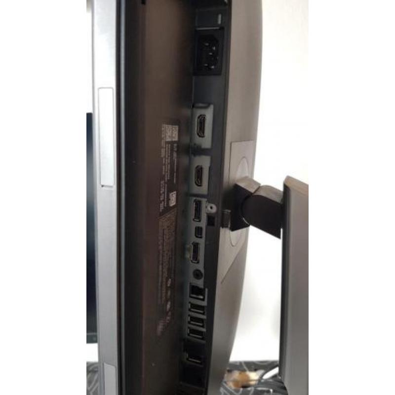 3x Dell Ultrasharp u2515h monitor 2560x1440 (Quad HD)