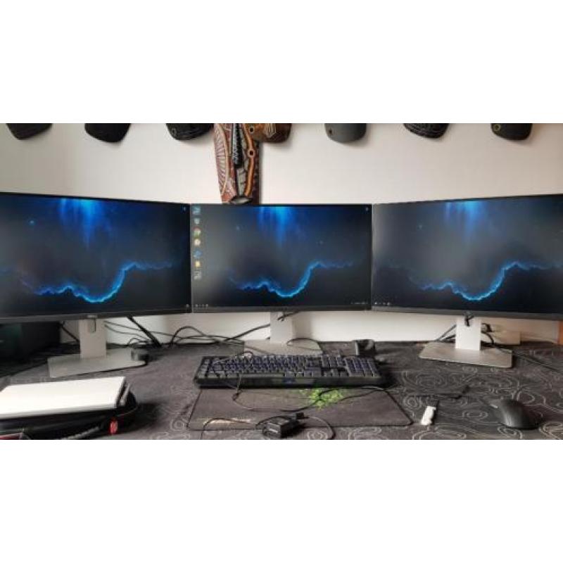 3x Dell Ultrasharp u2515h monitor 2560x1440 (Quad HD)