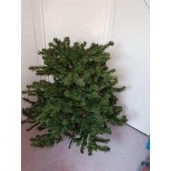 Kunstkerstboom 3 delen en standaard.