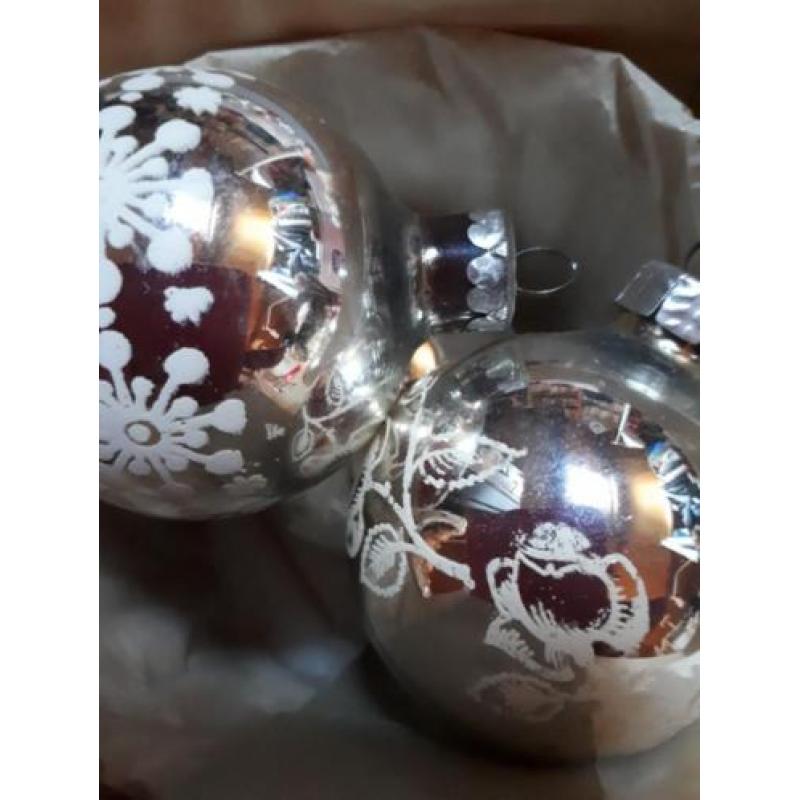 30 oude glazen kerstballen in zilver