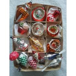 Oude antieke kerstballen figuurtjes