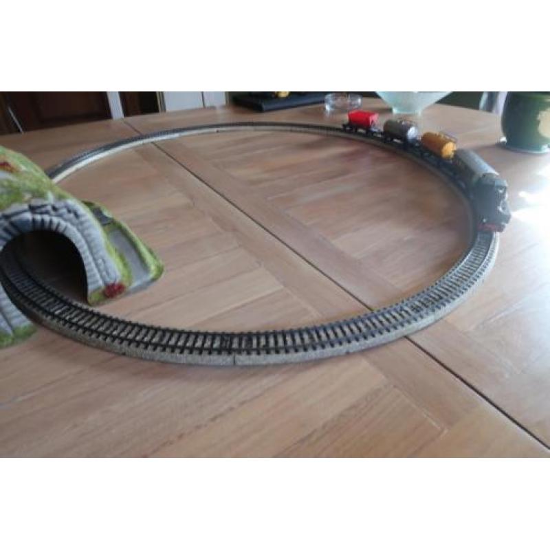 Kerst treintje met tunnel en wagonnetjes