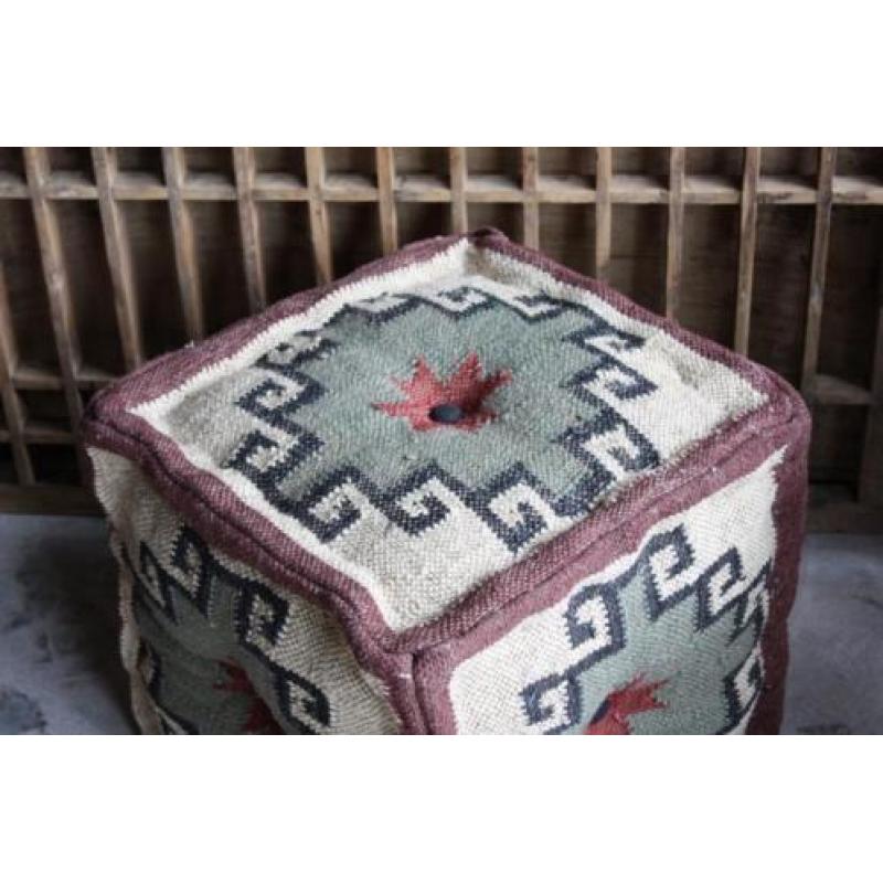 Sobere Stoere Oosterse Kelim Poef Landelijke Stoel Vintage