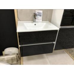 Badmeubel 65 cm Hoogglans acryl front € 200 incl btw