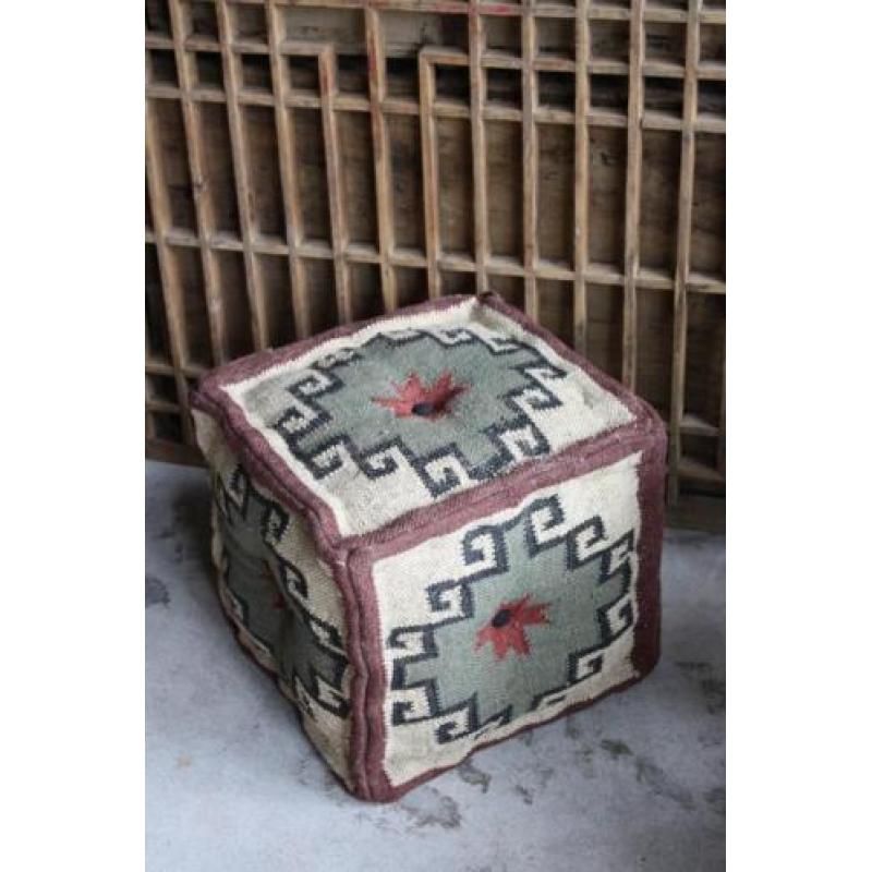 Sobere Stoere Oosterse Kelim Poef Landelijke Stoel Vintage