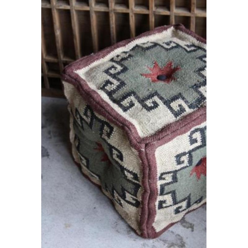 Sobere Stoere Oosterse Kelim Poef Landelijke Stoel Vintage