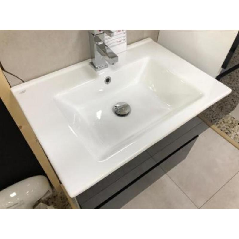 Badmeubel 65 cm Hoogglans acryl front € 200 incl btw