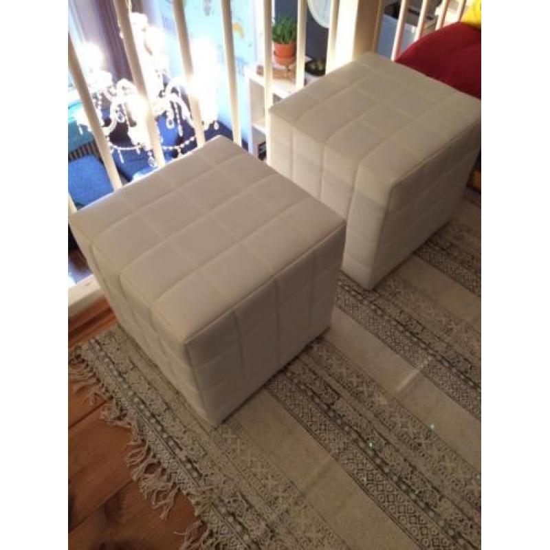 2x poef wit, skai 40x40x40cm Nieuw