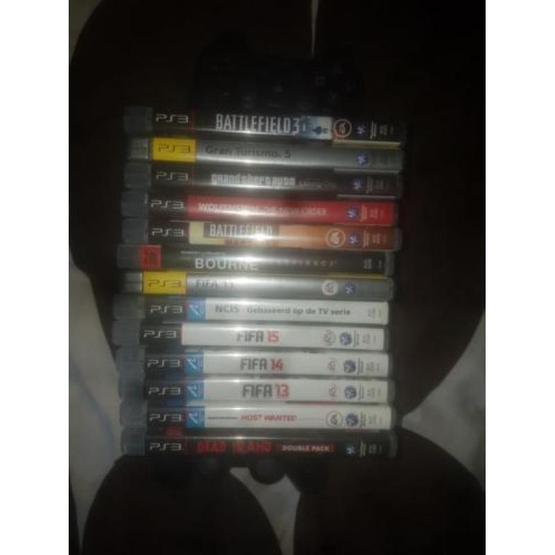 PlayStation 3 met 13 spellen 2 controllers en een headset