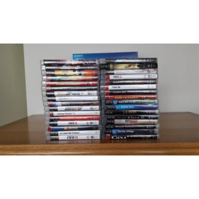 PS 3 Slim 500GB, 2 controllers+spellen