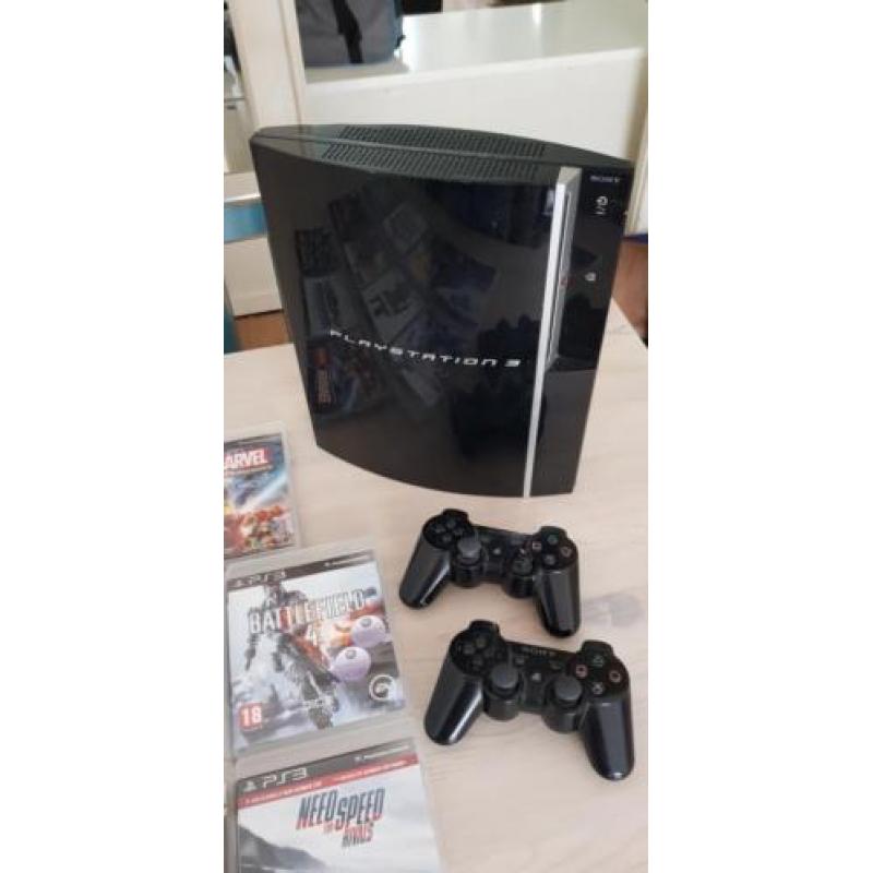 Ps3 phat inclusief 11 spellen en skylander poppetjes