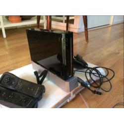 Wii compleet en klaar om mee te spelen!!