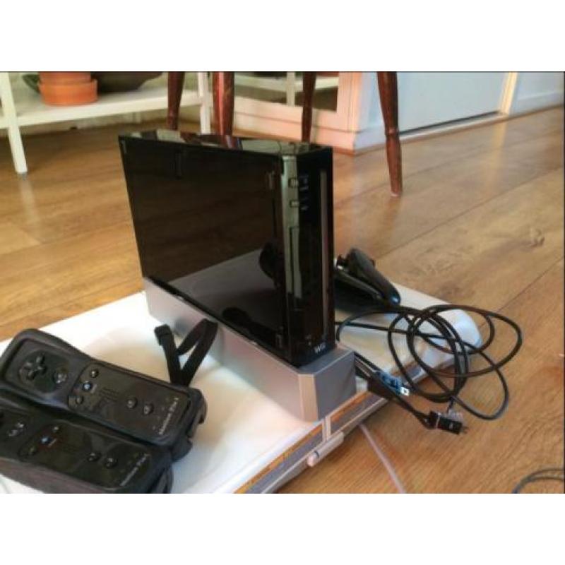 Wii compleet en klaar om mee te spelen!!