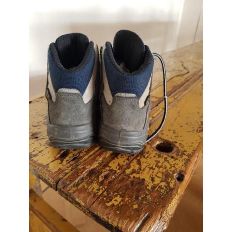 Lowa bergschoenen maat 35